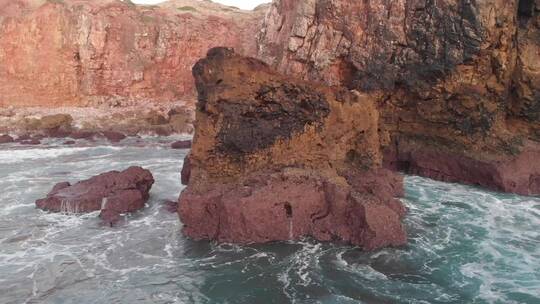 海浪撞击岩石视频素材模板下载