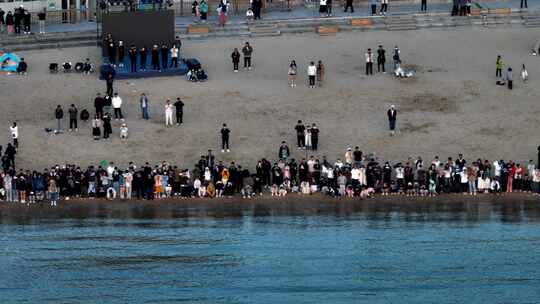 航拍山东威海半月湾沙滩海上日出合集