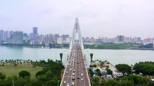 航拍海南海口海甸河地标世纪大桥桥面