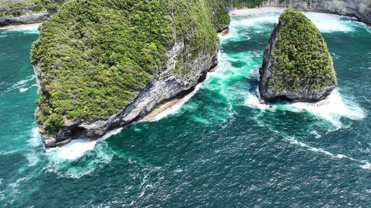 航拍印度尼西亚巴厘岛佩尼达岛海岛风光