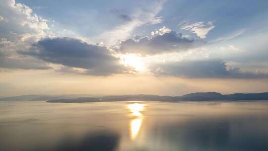 航拍昆明滇池夕阳晚霞移动延时4K