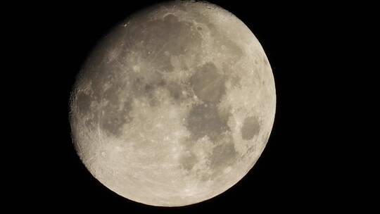 高分辨率拍摄月球