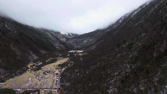 航拍四川九寨沟黄龙景区争艳池映月池迎宾池