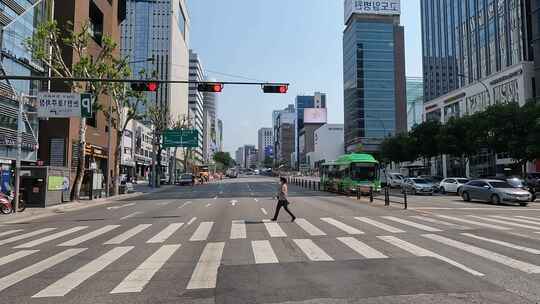 都市生活街道忙忙碌碌骑行上班北漂打拼打工