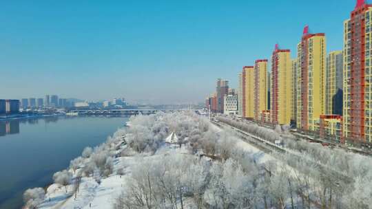 航拍吉林市松花江雾凇风光