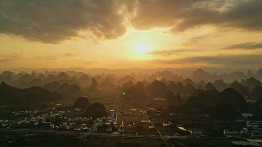 航拍桂林葡萄喀斯特风景风光日落