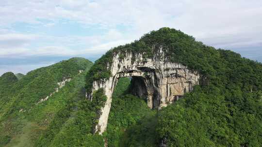 航拍祖国大好河山-云雾缭绕中的奇山异水