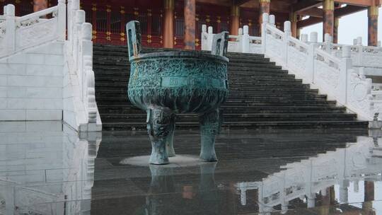 广西柳州文庙中式庭院青铜鼎视频素材模板下载