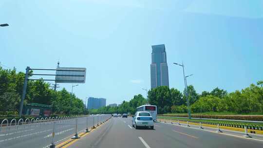 河南许昌城市进城道路公路街景