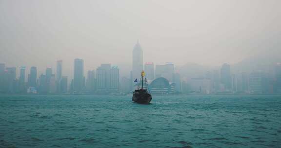 香港维多利亚港海上的船只