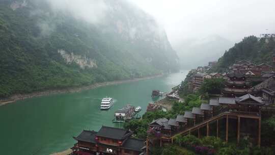 雨中的龚滩古镇仙境