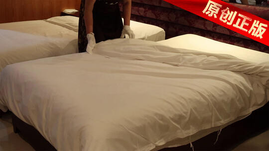 住宿酒店服务员整理床铺4k合集实拍民宿