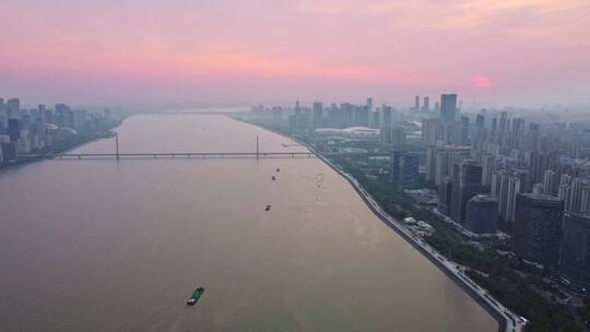 杭州城市风光：钱塘江两岸日出景观