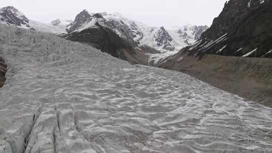 西藏那曲地区布加雪山冰川冰湖高空航拍