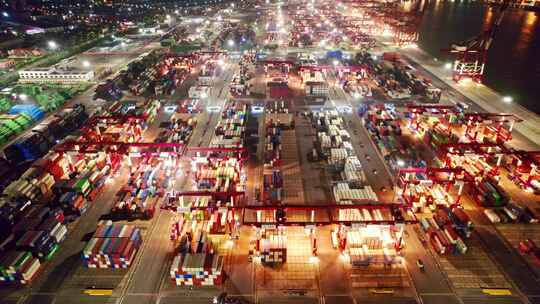 中国山东青岛港夜景航拍