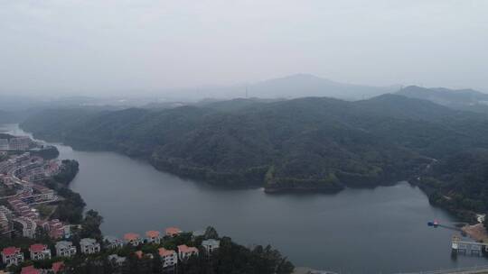 天然水库堤坝建筑航拍