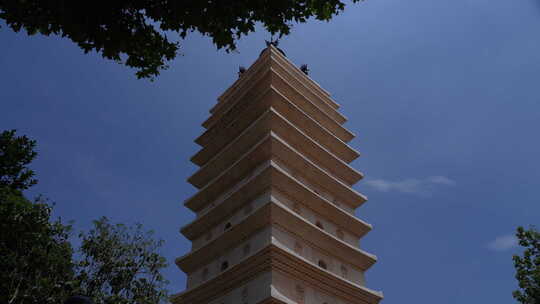 云南昆明东西寺街东西寺塔