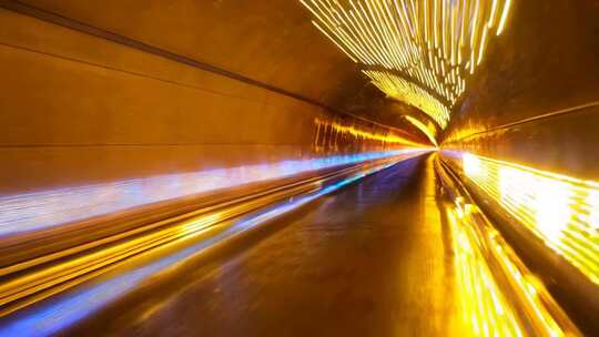 隧道内行驶光影效果