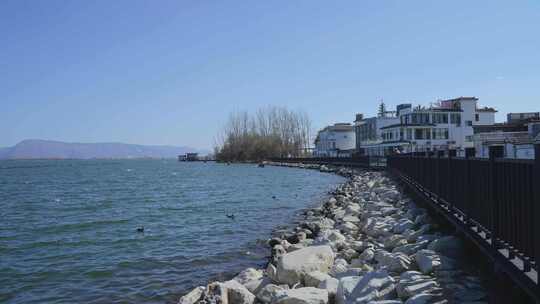 云南旅游大理洱海边民宿湖景