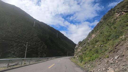 西藏车拍第一视角道路公路深山河流