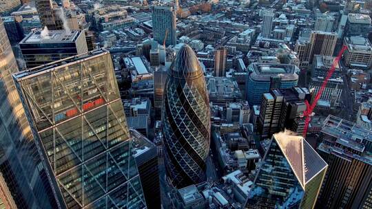 航拍英国伦敦瑞士再保修塔碎片大厦摩天大楼