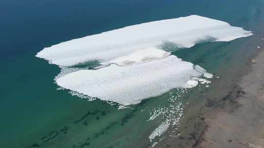 青海青海湖高空湖面结冰航拍4K视频