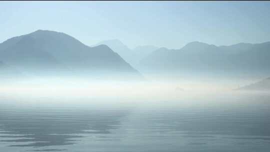 4K河面湖面晨雾流动
