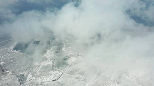 浙江东阳东白山雪后电力风车云海风光航拍