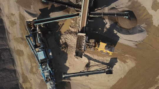露天石矿场推土机行动视频素材模板下载
