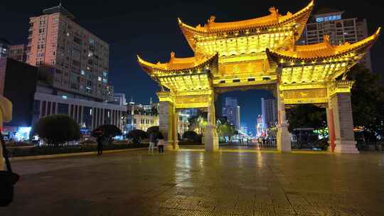 云南昆明地标金马碧鸡坊夜景4k