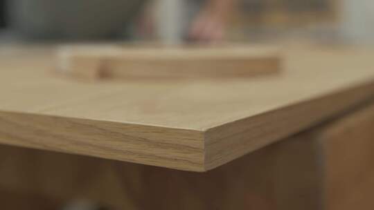 木工打磨成品白橡木单板卷视频素材模板下载