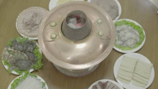 铜火锅涮火锅多种食材LOG视频素材