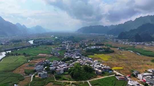 4K航拍重庆光雾山沿途风景