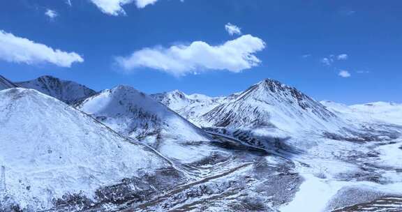 雪山自然风光全景