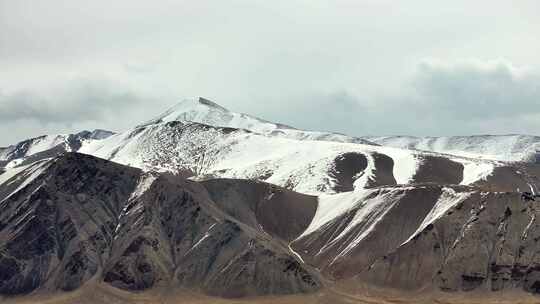 航拍新疆瓦罕走廊帕米尔高原雪山