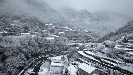 山村雪景俯瞰全景 浙西天池