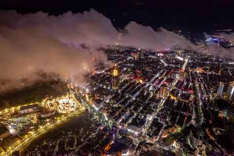 信宜市区夜景云海航拍延时