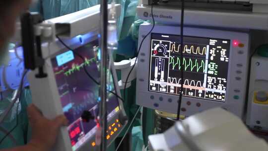 医院的心电图医疗仪器