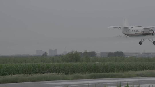 飞机洒农药慢镜头LOG视频素材模板下载