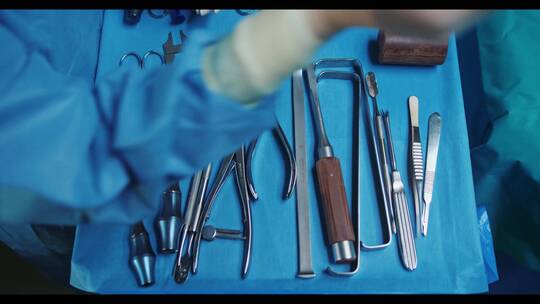 医院手术台手术中视频素材模板下载
