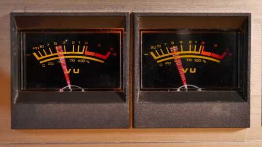 VU米的旧卷轴到卷轴磁带录音机特写