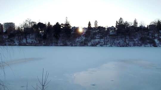 航拍特写被大雪覆盖的森林鹅毛大雪雾凇