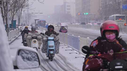 北方暴雪交通