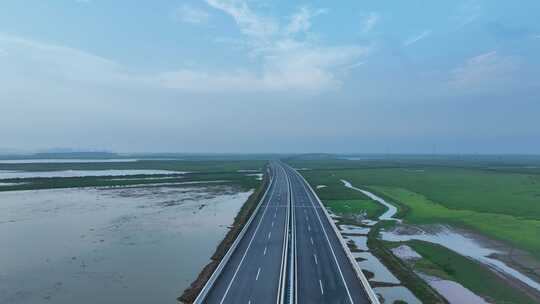 最美生态公路航拍鄱阳湖大道鄱阳湖公路道路