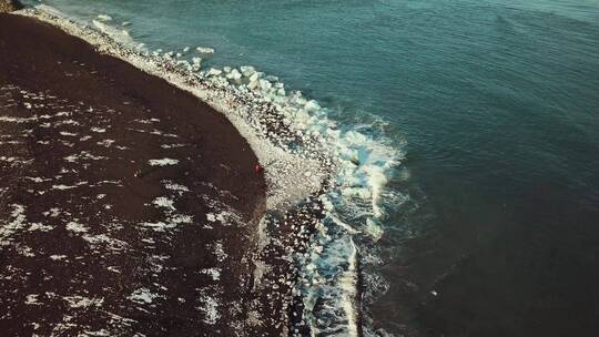 航拍的海滩景观