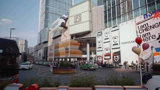 成都春熙路太古里商业街人流