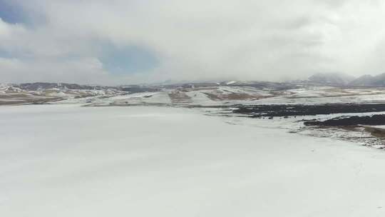 冬季雪山自然风光全景