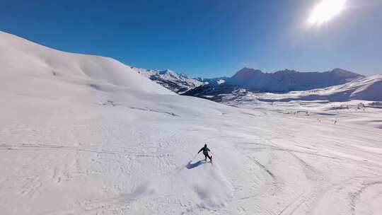 穿越机滑雪雪山滑雪场阳光