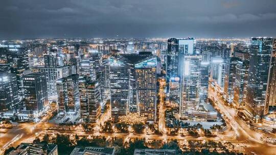 灯光璀璨的夜景航拍，新城夜晚动感迷人