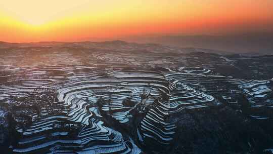 西北梯田雪景